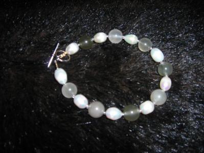 Jade and pearls 7816