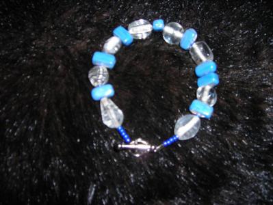 Glass bracelet           7833