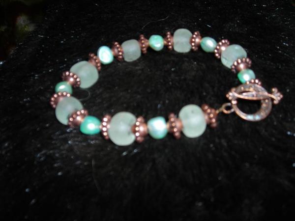 Recycled glass bracelet  7812