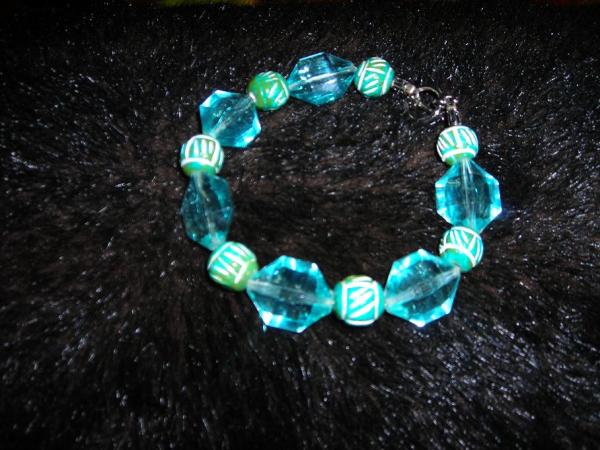 Lucite bracelet  7820